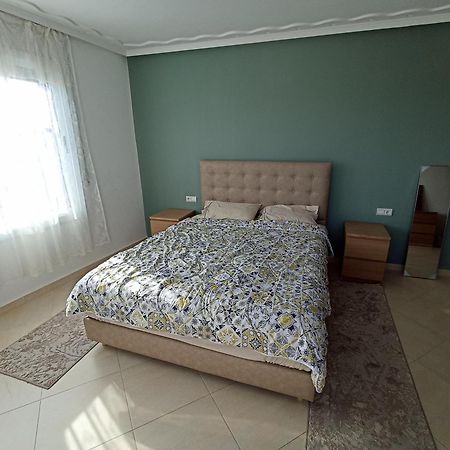 Appartement Familial Au Centre De Nador Ville Екстериор снимка