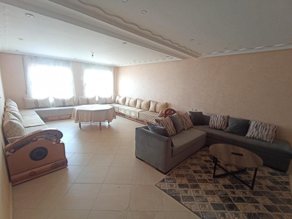 Appartement Familial Au Centre De Nador Ville Екстериор снимка