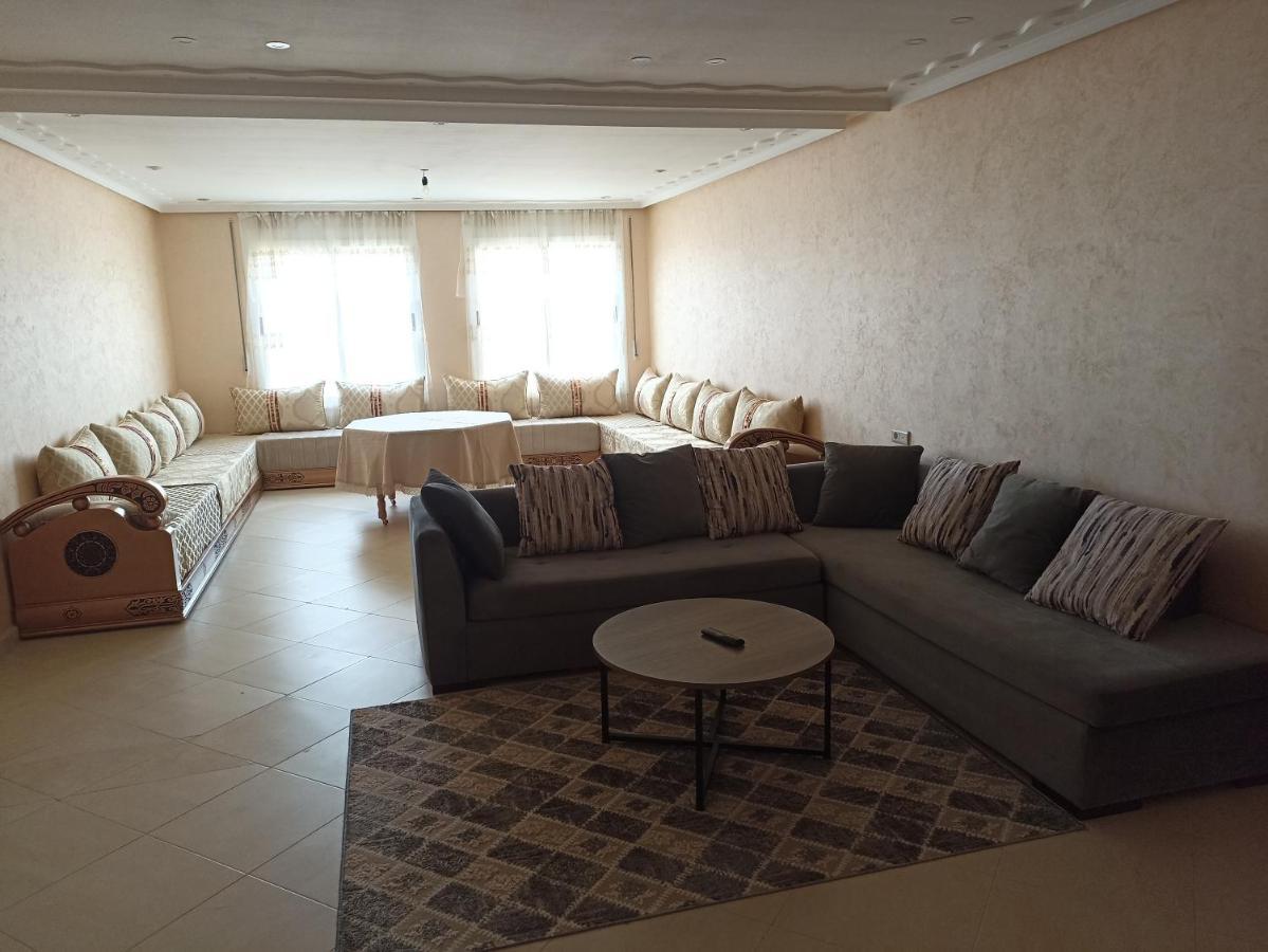 Appartement Familial Au Centre De Nador Ville Екстериор снимка