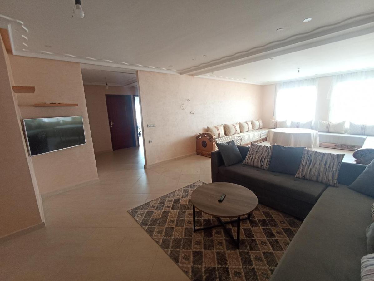 Appartement Familial Au Centre De Nador Ville Екстериор снимка